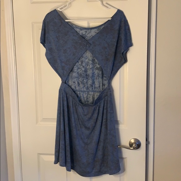 Billabong cut out feather dress med - Picture 3 of 5